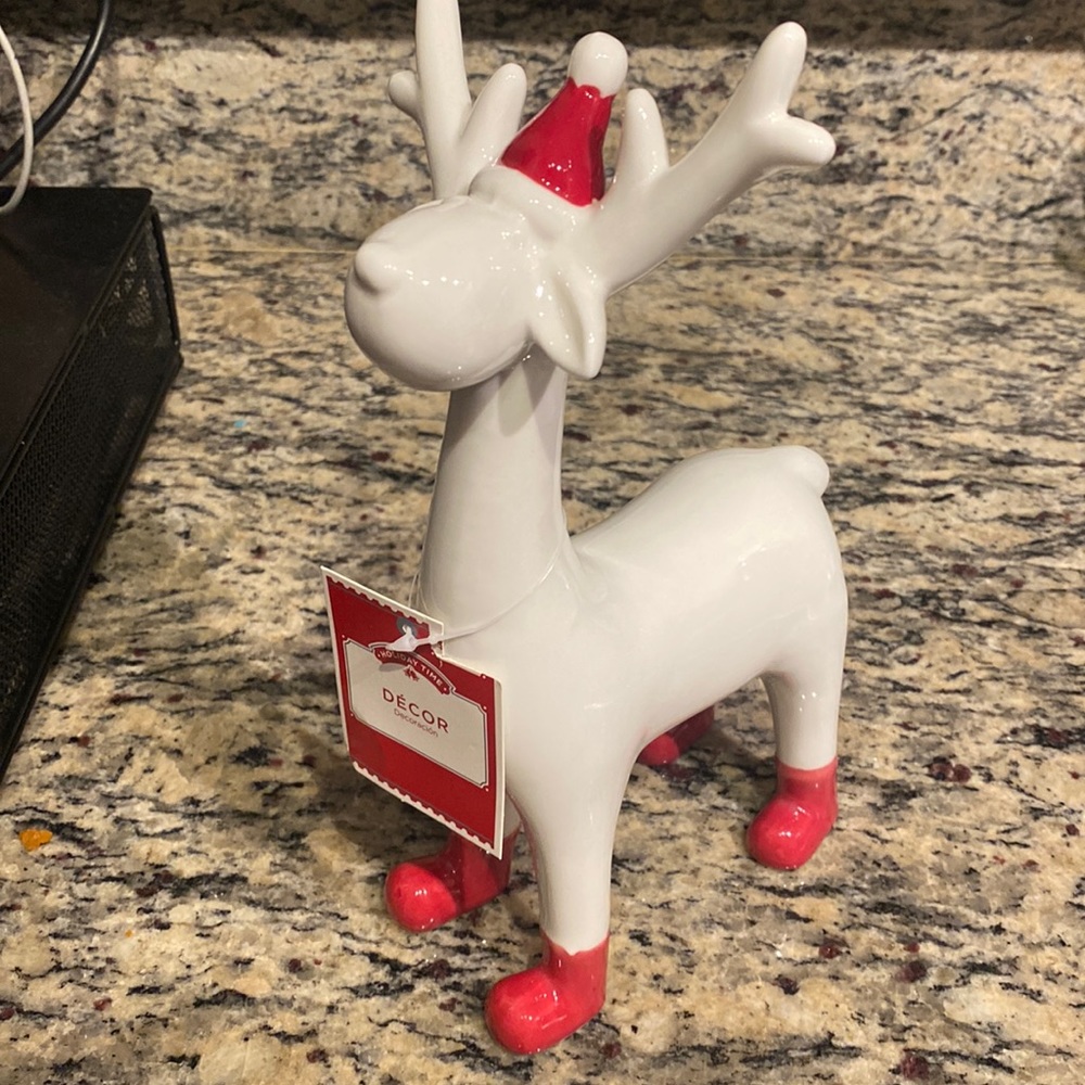 CERAMIC REINDEER RED HAT AND BOOTS